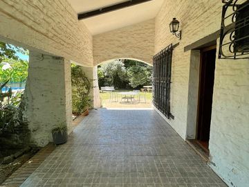 Casa en Funes