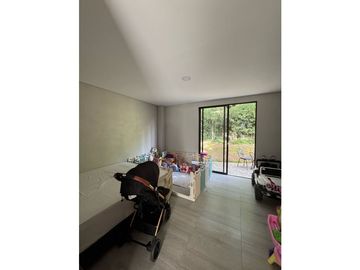 SE VENDE FINCA ENTRE EL CARMEN Y RIONEGRO PARCELACIÓN CERRADA [terrav]