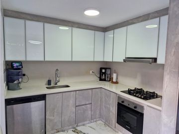 SE VENDE  CASA REMODELADA EN MIRAMAR