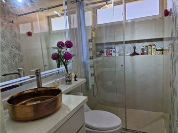 SE VENDE  CASA REMODELADA EN MIRAMAR