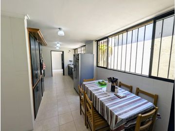 SE VENDE AMPLIA CASA EN  VILLA  SANTOS