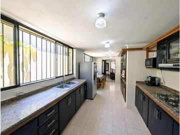 SE VENDE AMPLIA CASA EN  VILLA  SANTOS