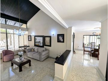 SE VENDE AMPLIA CASA EN  VILLA  SANTOS
