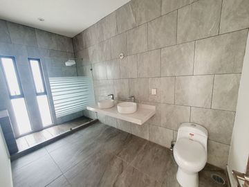 Casa en VENTA LISTA PARA ESTRENAR FRACC LOMAS DEL SOL  recamara planta baja