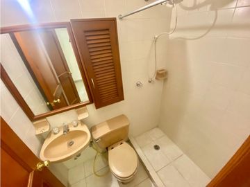 Se vende apartamento con cocina remodelada en Santa Teresita.