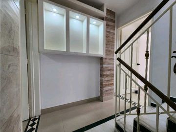 VENTA CASA EXTERNA VEHICULAR 3PISOS-BRISAS DEL GUABITO-CALI NORTE(JHM)