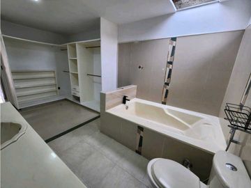 VENTA CASA EXTERNA VEHICULAR 3PISOS-BRISAS DEL GUABITO-CALI NORTE(JHM)