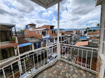 VENTA CASA EXTERNA VEHICULAR 3PISOS-BRISAS DEL GUABITO-CALI NORTE(JHM)