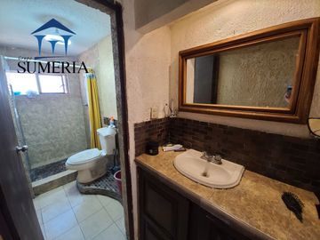 Casa en colonia Revolución con departamento incluido