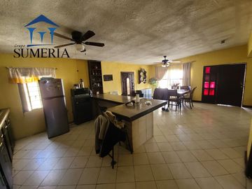 Casa en colonia Revolución con departamento incluido