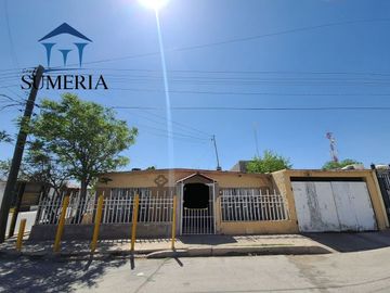 Casa en colonia Revolución con departamento incluido