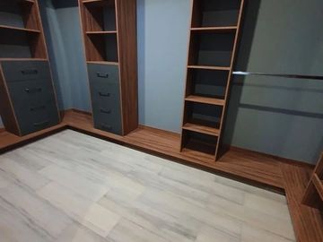 Casa en Venta en Altozano, 3 Recámaras, 3.5 Baños, Cuarto de Servicio, Lujo