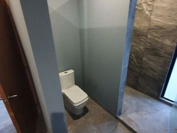 Casa en Venta en Altozano, 3 Recámaras, 3.5 Baños, Cuarto de Servicio, Lujo