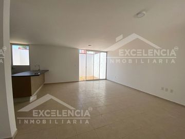 VENTA DE CASA NUEVA EN ESQUINA EN FRACC. JARDINES DE TORREMOLINOS.