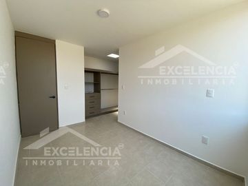 VENTA DE CASA NUEVA EN ESQUINA EN FRACC. JARDINES DE TORREMOLINOS.
