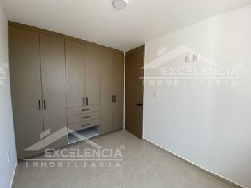 VENTA DE CASA NUEVA EN ESQUINA EN FRACC. JARDINES DE TORREMOLINOS.