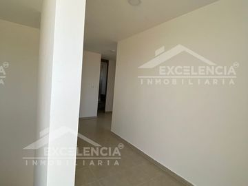 VENTA DE CASA NUEVA EN ESQUINA EN FRACC. JARDINES DE TORREMOLINOS.