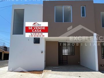 VENTA DE CASA NUEVA EN ESQUINA EN FRACC. JARDINES DE TORREMOLINOS.