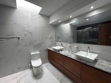 LUJOSA CASA EN VENTA LISTA PARA ESTRENAR, DENTRO DE VALLE IMPERIAL