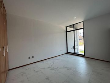 LUJOSA CASA EN VENTA LISTA PARA ESTRENAR, DENTRO DE VALLE IMPERIAL