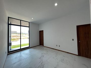 LUJOSA CASA EN VENTA LISTA PARA ESTRENAR, DENTRO DE VALLE IMPERIAL