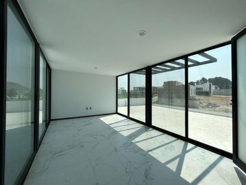 LUJOSA CASA EN VENTA LISTA PARA ESTRENAR, DENTRO DE VALLE IMPERIAL