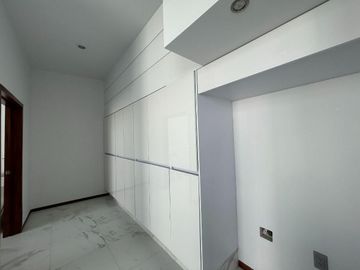 LUJOSA CASA EN VENTA LISTA PARA ESTRENAR, DENTRO DE VALLE IMPERIAL