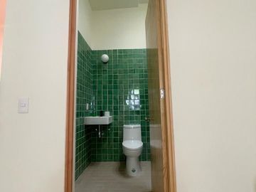 Departamento en planta baja dentro de casa catalogada