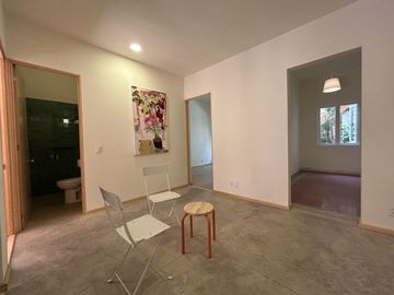 Departamento en planta baja dentro de casa catalogada