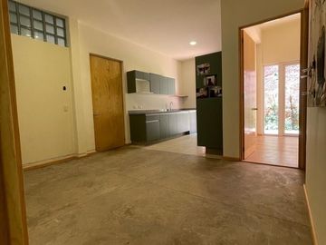 Departamento en planta baja dentro de casa catalogada