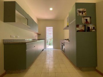 Departamento en planta baja dentro de casa catalogada