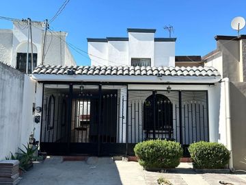 Casa en venta en Guadalupe, Nuevo Leon