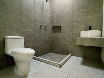 CASA EN VENTA EN PRIVADA DEL FRACCIONAMIENTO SABINES