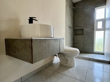 CASA EN VENTA EN PRIVADA DEL FRACCIONAMIENTO SABINES