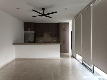 CASA EN VENTA, UNA PLANTA, CAMPOCIELO, MERIDA