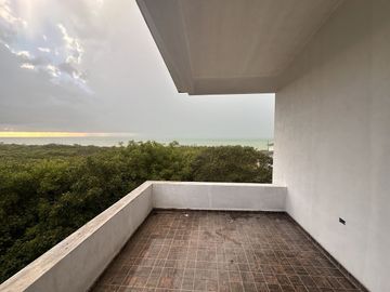 CASA EN VENTA FRENTE AL MAR, SISAL YUCATÁN MÉRIDA