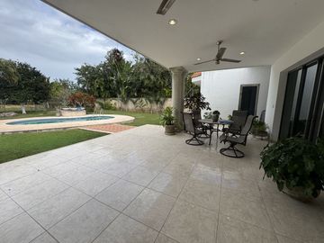 Casa en venta de una planta en la Ceiba II en Mérida Yucatán.