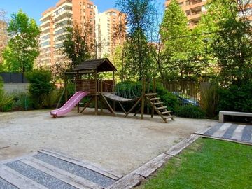 Vende departamento-2 dormitorios-Metro Manquehue-Oriente