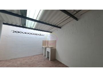 VENDO CASA URBANIZACION TOTTORI - NORTE DE GUAYAQUIL