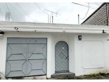 VENDO CASA CDLA. LAS ORQUIDEAS NORTE DE GUAYAQUIL (NORAV)