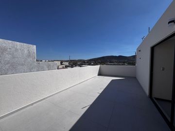 Casa en  pre venta en Lomas de Angelopolis con acabados de lujo y 3 recamaras
