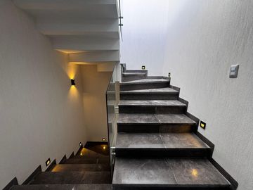 Casa en  pre venta en Lomas de Angelopolis con acabados de lujo y 3 recamaras