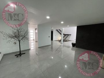 Casa de Lujo en Venta en Cerrada San Miguel, Aguascalientes
