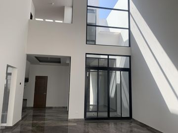 Casa en venta en Laderas de abedul cerca de área verde