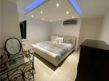 SE VENDE APARTAMENTO AMOBLADO EN SAN FRANCISCO CON BALCON