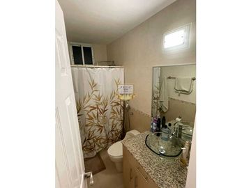 SE VENDE APARTAMENTO AMOBLADO EN SAN FRANCISCO CON BALCON