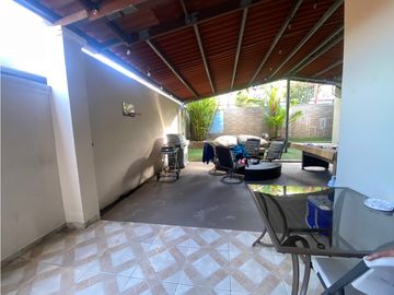 Venta de CASA REMODELADA en BRISAS DEL GOLF- MLS 21903