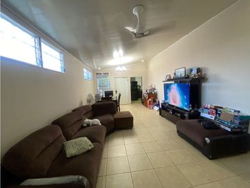 Venta de CASA REMODELADA en BRISAS DEL GOLF- MLS 21903