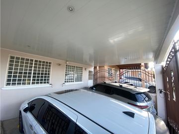 Venta de CASA REMODELADA en BRISAS DEL GOLF- MLS 21903