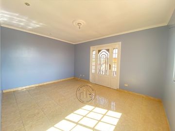 Venta de CASA REMODELADA en SAN ANTONIO – 5REC -Patio